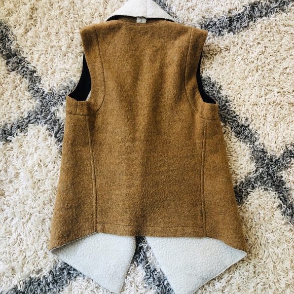 Faux Sheep Skin Vest - Picture 2 of 2
